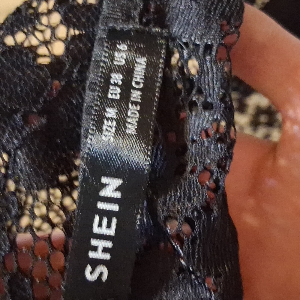 SHEIN Black Lace Trim Crop Top - Picture 4 of 4